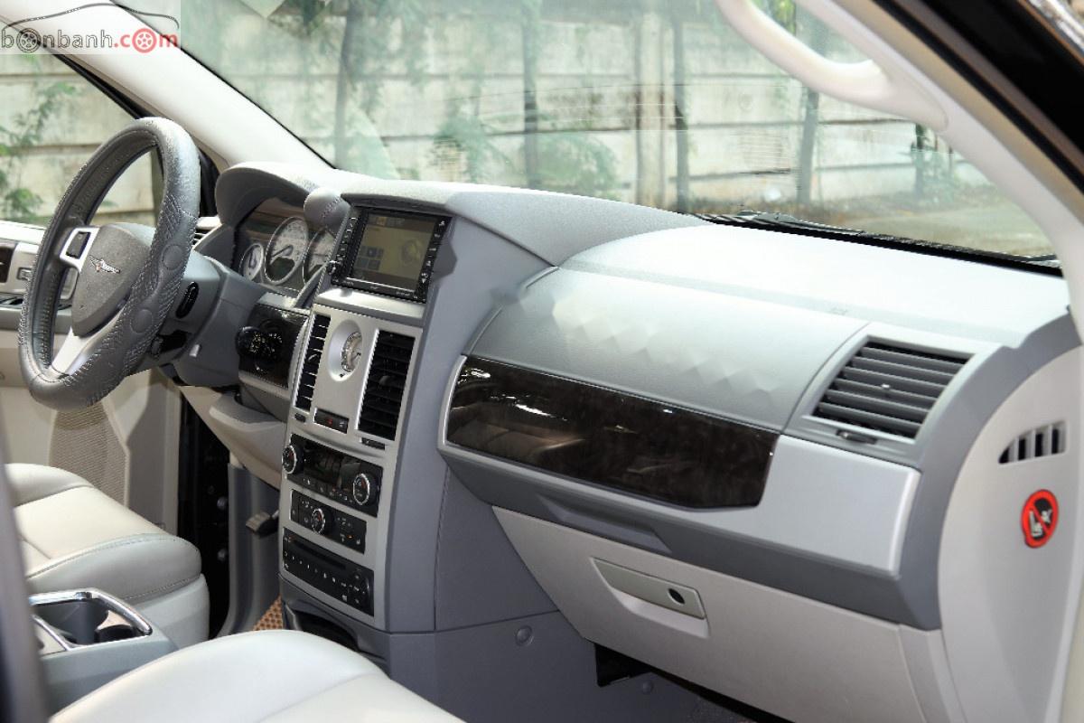 Chrysler Grand Voyager   2010 - Cần bán Chrysler Grand Voyager Limited 3.8 V6 2010, màu đen, xe nhập 