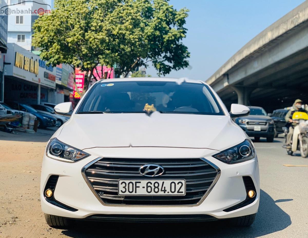 Hyundai Elantra   2017 - Bán xe Hyundai Elantra 2.0 đời 2017, màu trắng