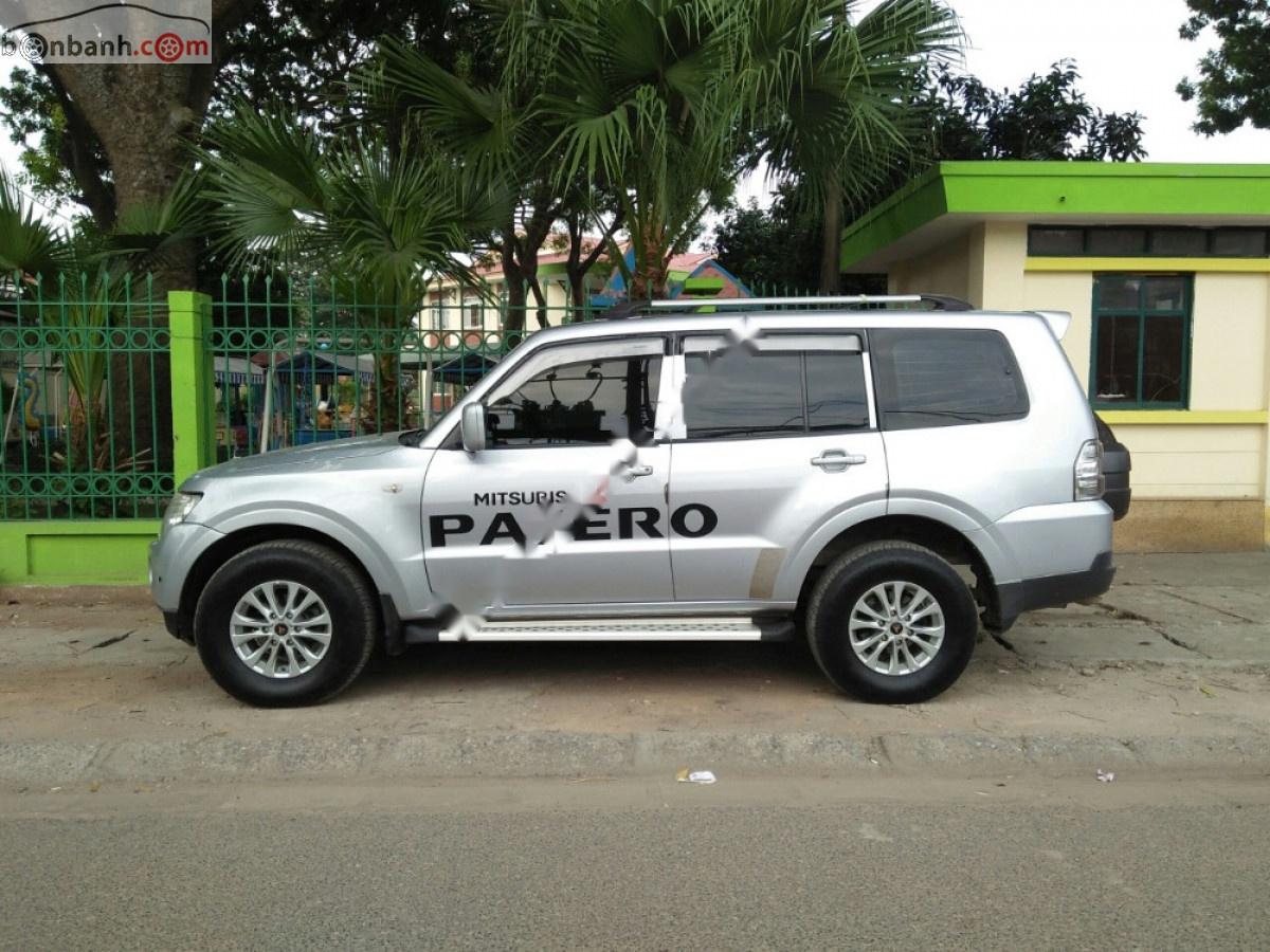 Mitsubishi Pajero 2008 - Cần bán xe Mitsubishi Pajero sản xuất 2008, màu bạc, nhập khẩu nguyên chiếc chính hãng