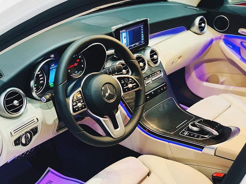 Mercedes-Benz C class C200  2019 - Giá bán & KM C200 model 2020, thông số, giá lăn bánh, ưu đãi tiền mặt, bảo hiểm phụ kiện. LH: 0902 342 319