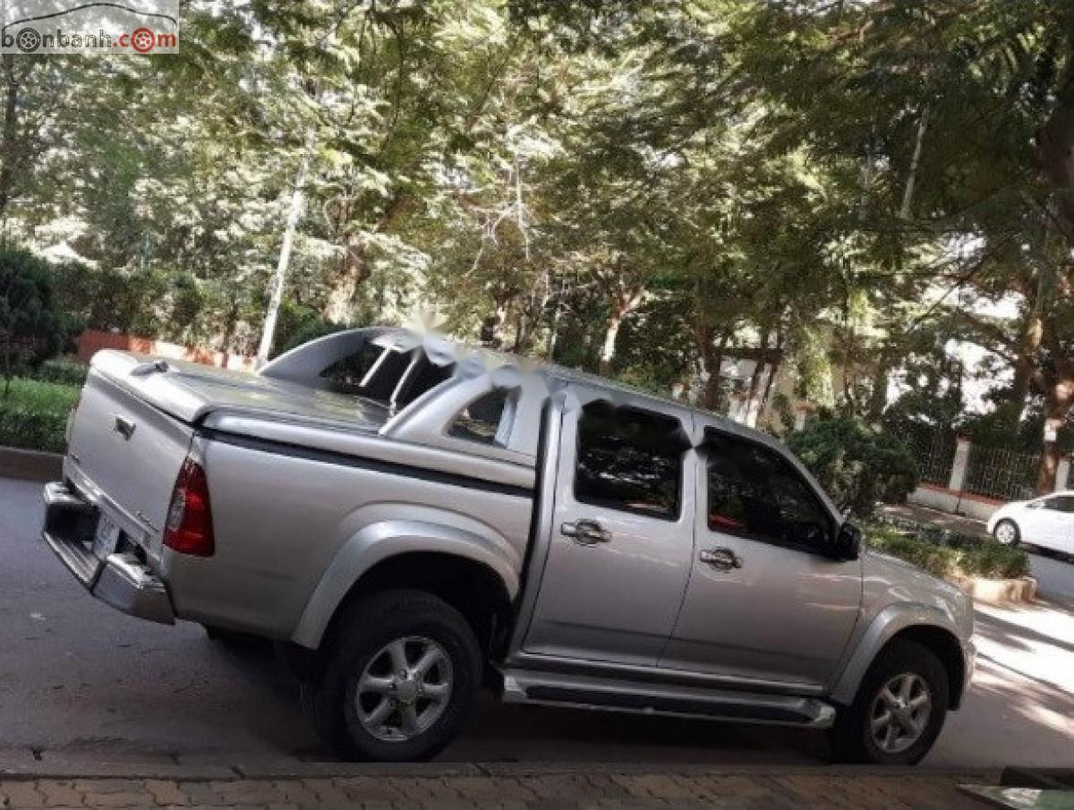 Isuzu Dmax 2010 - Cần bán xe Isuzu Dmax năm sản xuất 2010, màu bạc số sàn xe còn mới lắm