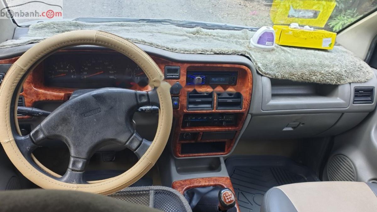 Isuzu Hi lander V-spec 2.5 MT 2005 - Cần bán gấp Isuzu Hi lander V-spec 2.5 MT sản xuất 2005, màu trắng xe gia đình, giá tốt