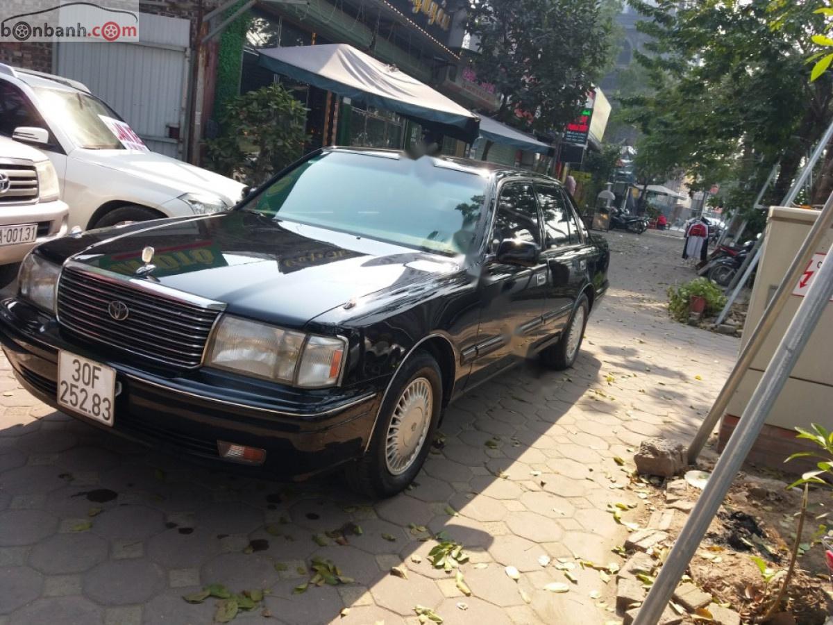 Toyota Crown 1996 - Bán xe Toyota Crown đời 1996, màu đen, xe nhập số tự động