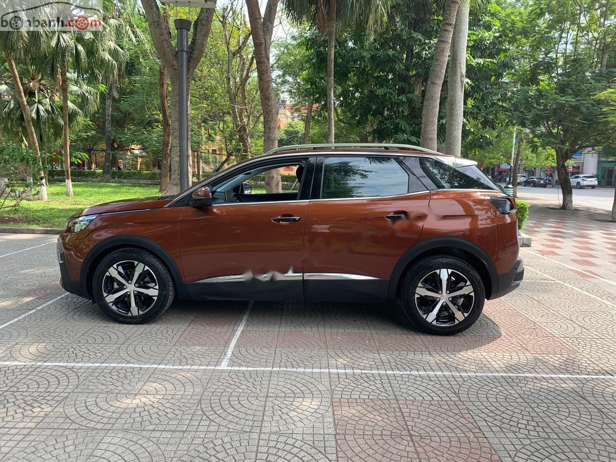 Peugeot 3008 1.6AT-Turbo 2018 - Cần bán gấp Peugeot 3008 1.6AT-Turbo đời 2018 số tự động