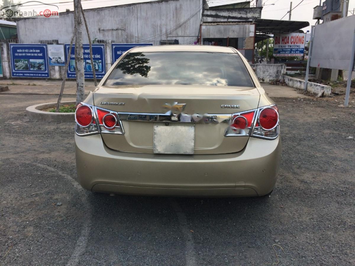 Chevrolet Cruze 2014 - Cần bán Chevrolet Cruze đời 2014, màu vàng, giá tốt