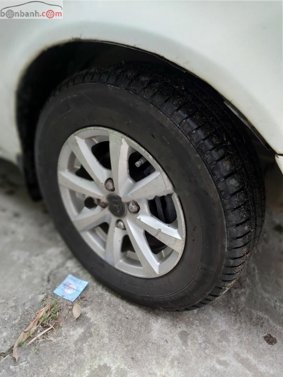 Toyota Corolla 2001 - Bán Toyota Corolla Se dan đời 2001, màu trắng, giá 99tr xe còn mới nguyên