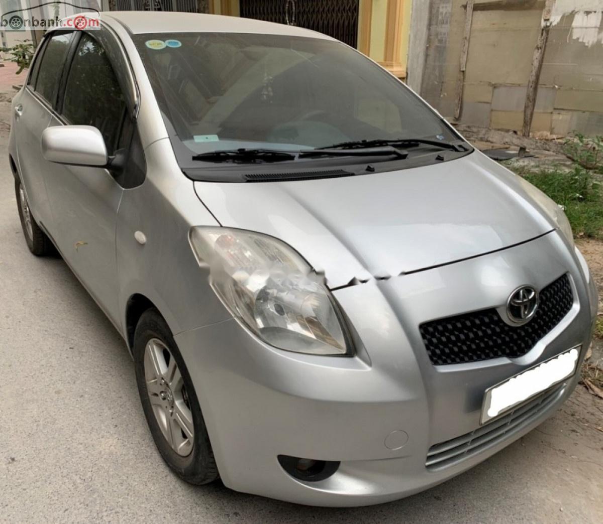 Toyota Yaris 2008 - Bán Toyota Yaris sản xuất 2008, màu bạc, xe nhập, 320 triệu