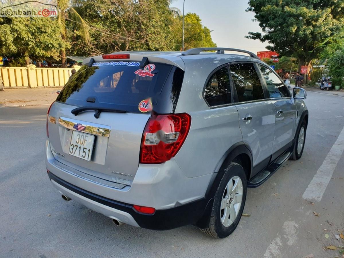 Chevrolet Captiva LTZ 2.4 AT 2009 - Bán ô tô Chevrolet Captiva LTZ 2.4 AT sản xuất 2009, màu bạc số tự động