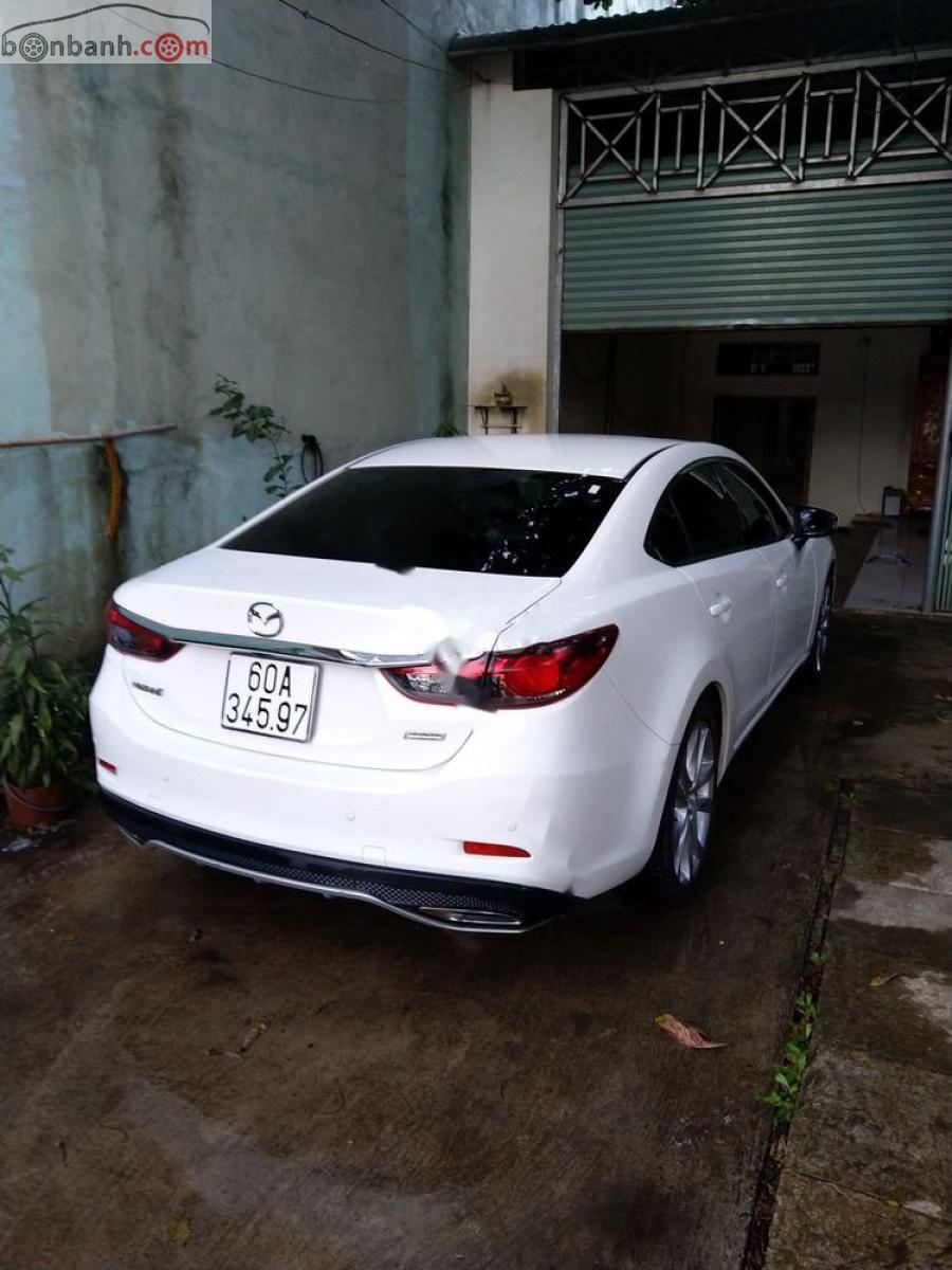 Mazda 6   2016 - Cần bán xe Mazda 6 2.5 AT đời 2016, màu trắng, giá tốt