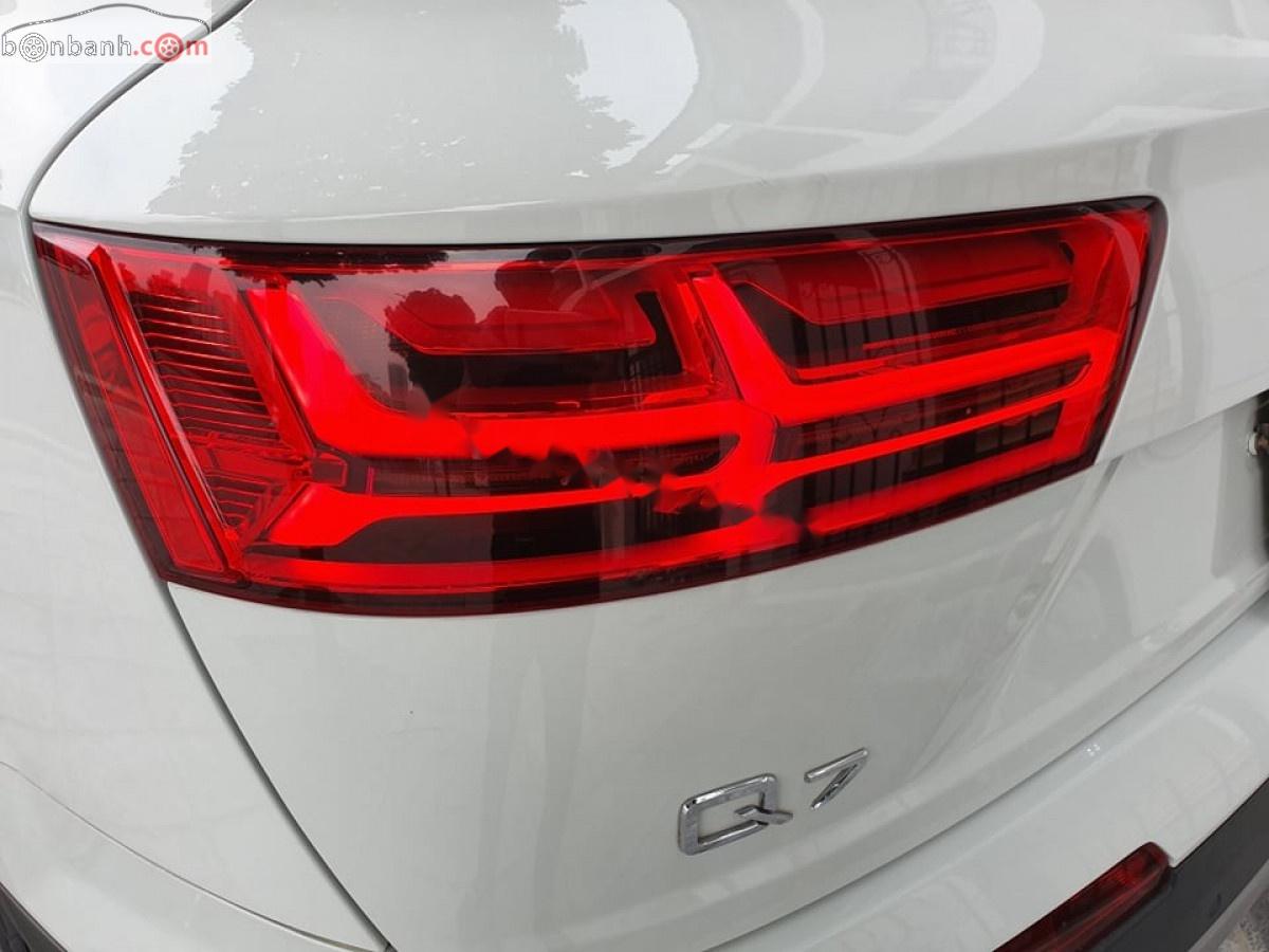Audi Q7 2.0 AT 2016 - Cần bán xe Audi Q7 năm sản xuất 2016, màu trắng