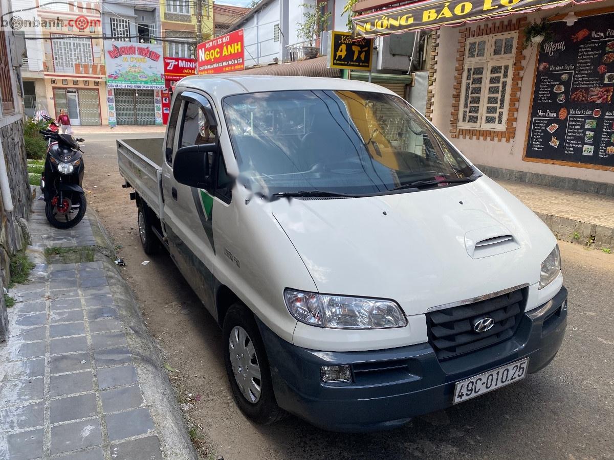 Hyundai Libero   2006 - Bán Hyundai Libero 2.5 năm sản xuất 2006, màu trắng, nhập khẩu 