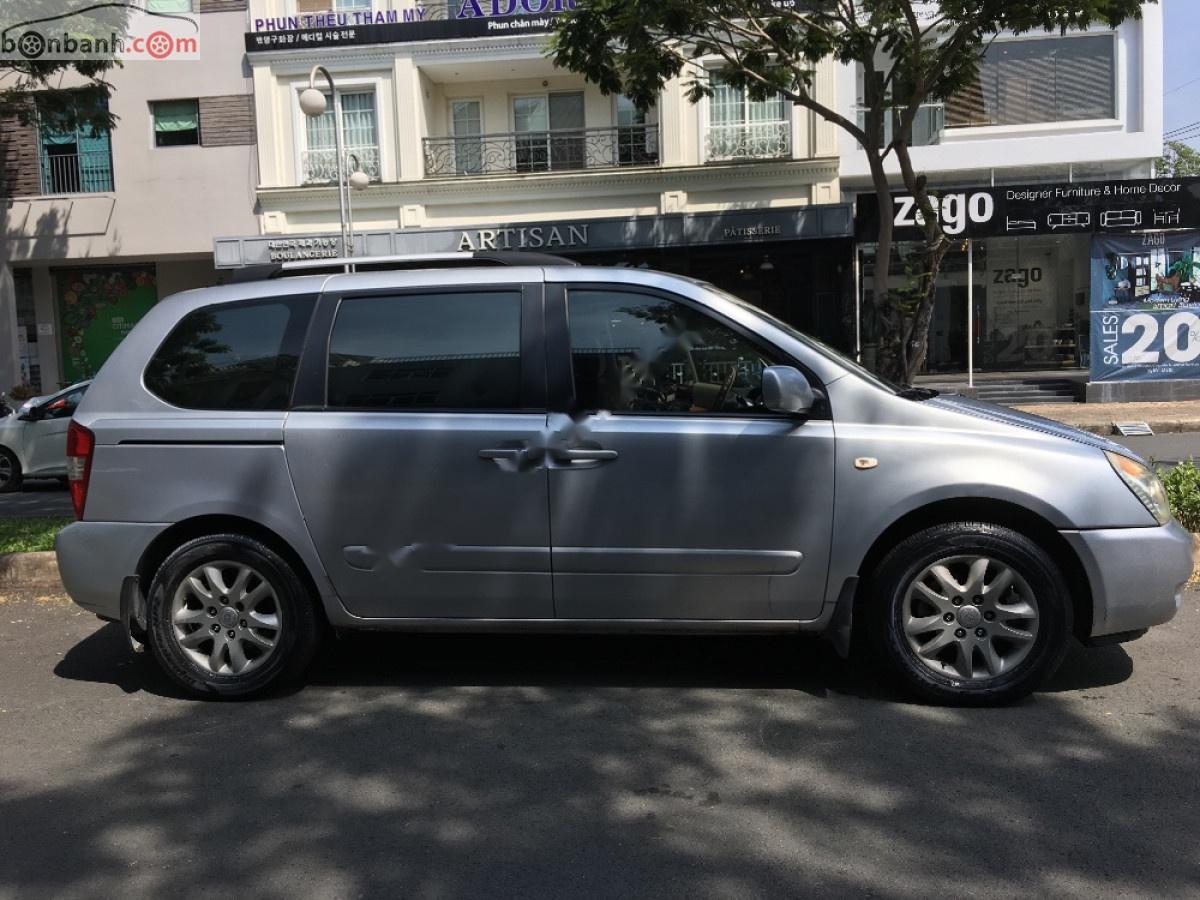 Kia Carnival 2009 - Cần bán lại xe Kia Carnival năm 2009, màu bạc, xe nhập