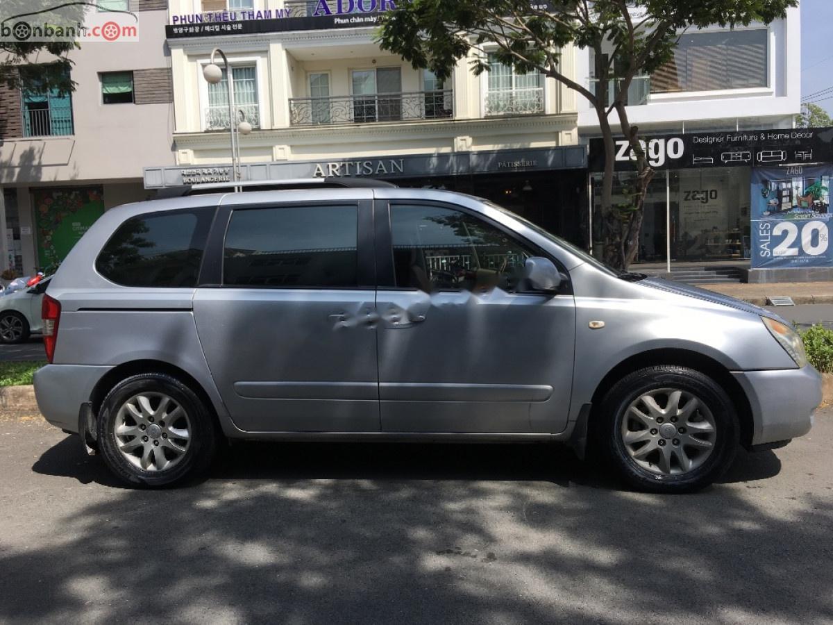 Kia Carnival 2009 - Cần bán lại xe Kia Carnival năm 2009, màu bạc, xe nhập