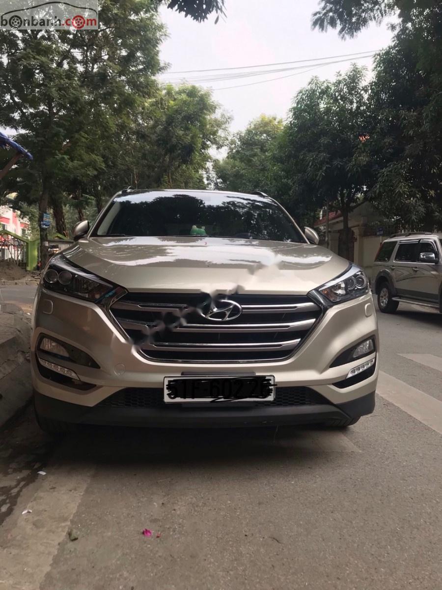 Hyundai Tucson 2.0 ATH 2018 - Cần bán lại xe Hyundai Tucson 2.0 ATH đời 2018, màu vàng