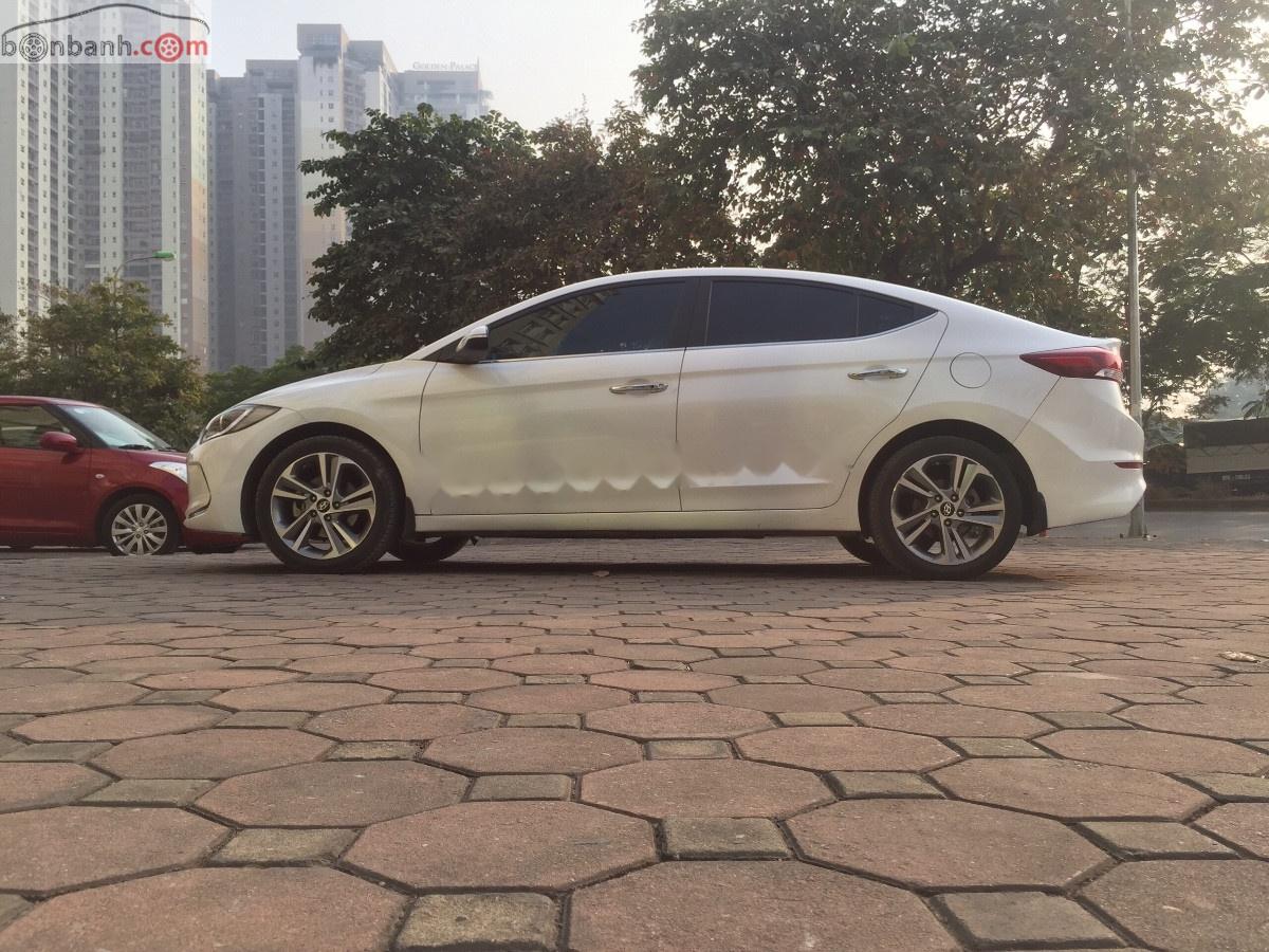 Hyundai Elantra 2.0 AT 2016 - Bán Hyundai Elantra 2.0 năm sản xuất 2016, màu trắng, số tự động