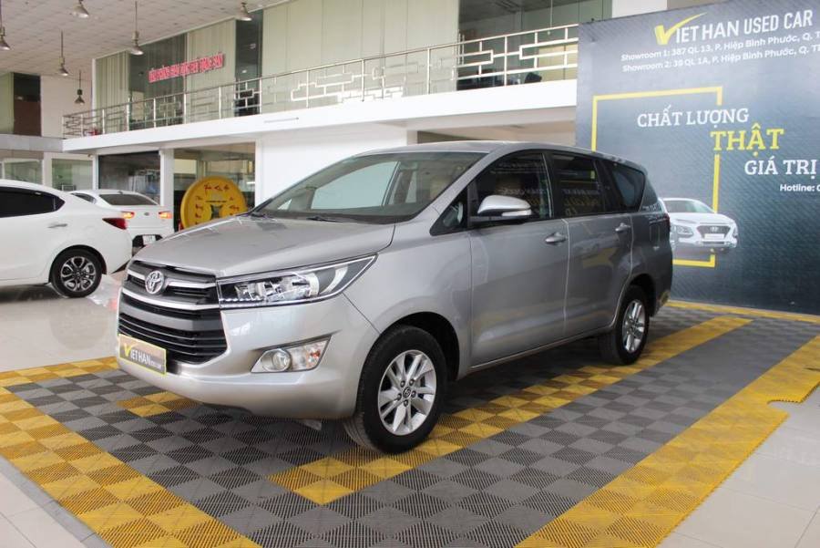 Toyota Innova  E 2.0MT  2016 - Bán Toyota Innova E 2.0MT đời 2016, màu bạc, giá rất ưu đãi