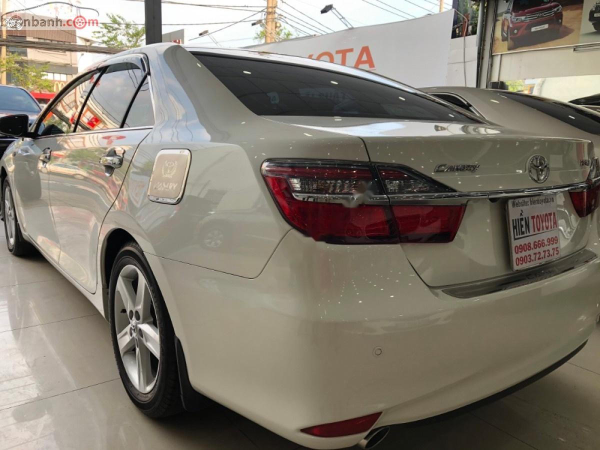 Toyota Camry   2017 - Bán Toyota Camry 2.5Q sản xuất năm 2017, màu trắng như mới