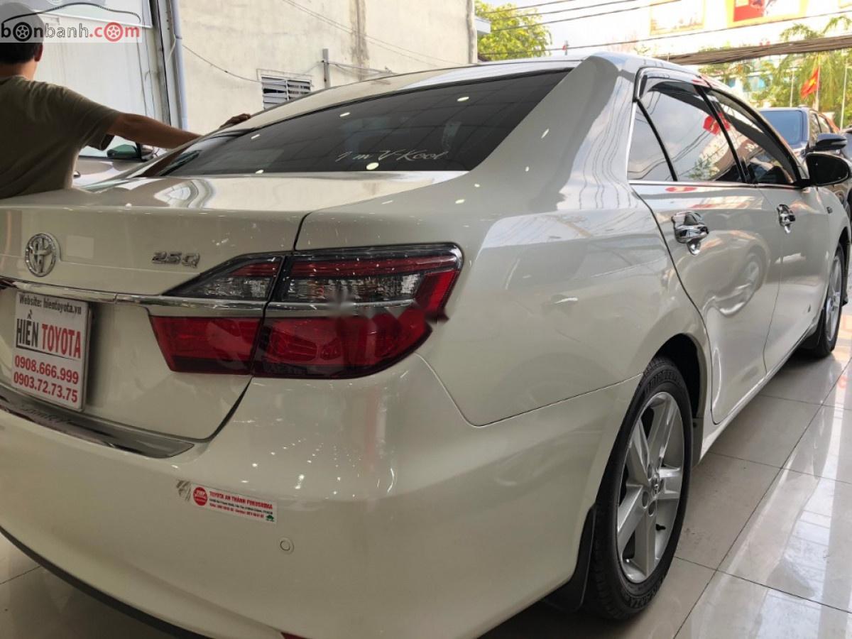 Toyota Camry   2017 - Bán Toyota Camry 2.5Q sản xuất năm 2017, màu trắng như mới