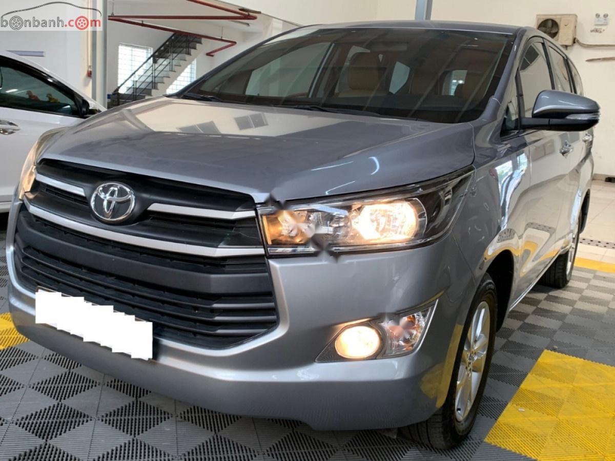 Toyota Innova 2.0E 2016 - Bán Toyota Innova 2.0E sản xuất năm 2016, màu bạc