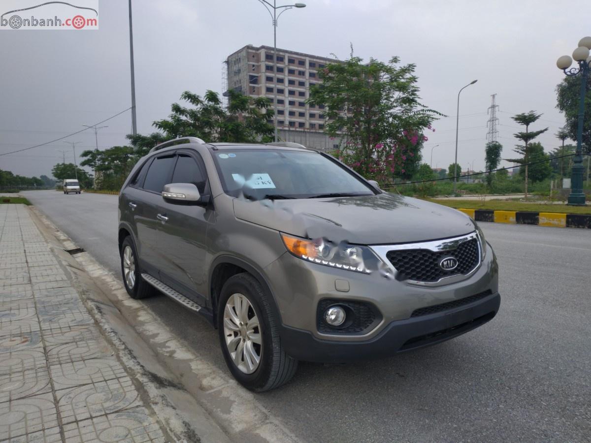 Kia Sorento 2.4 AT 2WD 2013 - Bán Kia Sorento 2.4 AT 2WD sản xuất năm 2013, màu xám