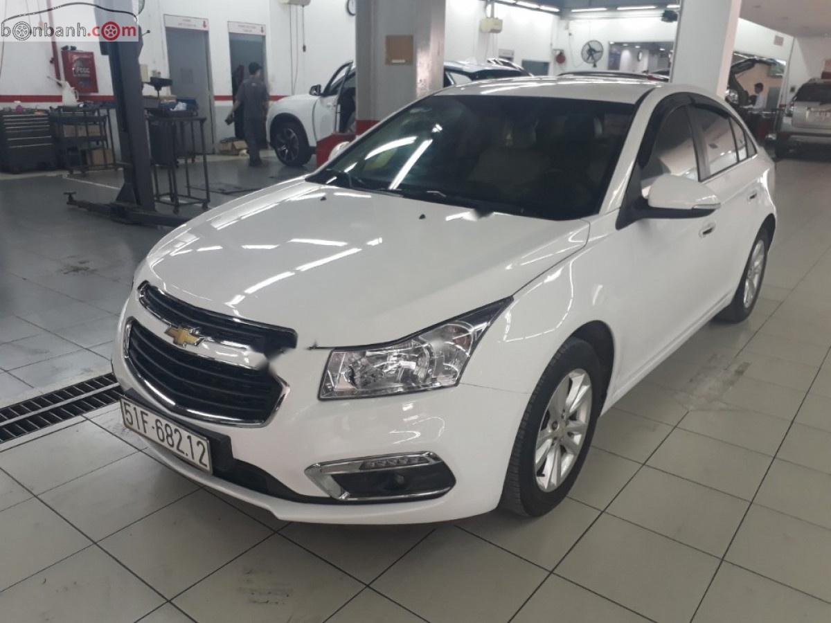 Chevrolet Cruze LT 1.6 MT 2016 - Bán Chevrolet Cruze LT 1.6 MT sản xuất năm 2016, màu trắng