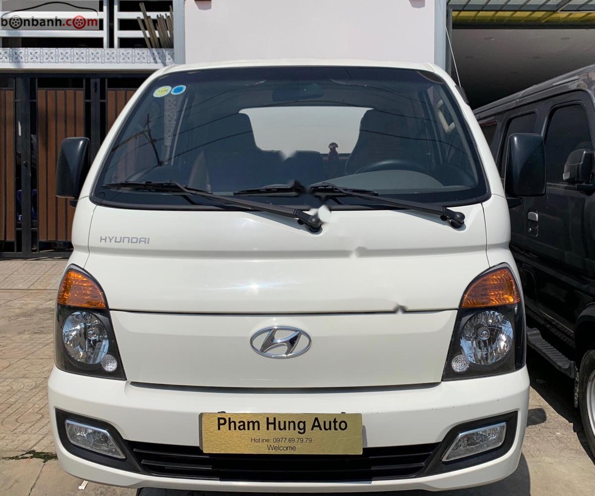 Hyundai H 100   2015 - Bán xe Hyundai H 100 2.6 2015, màu trắng, xe nhập  