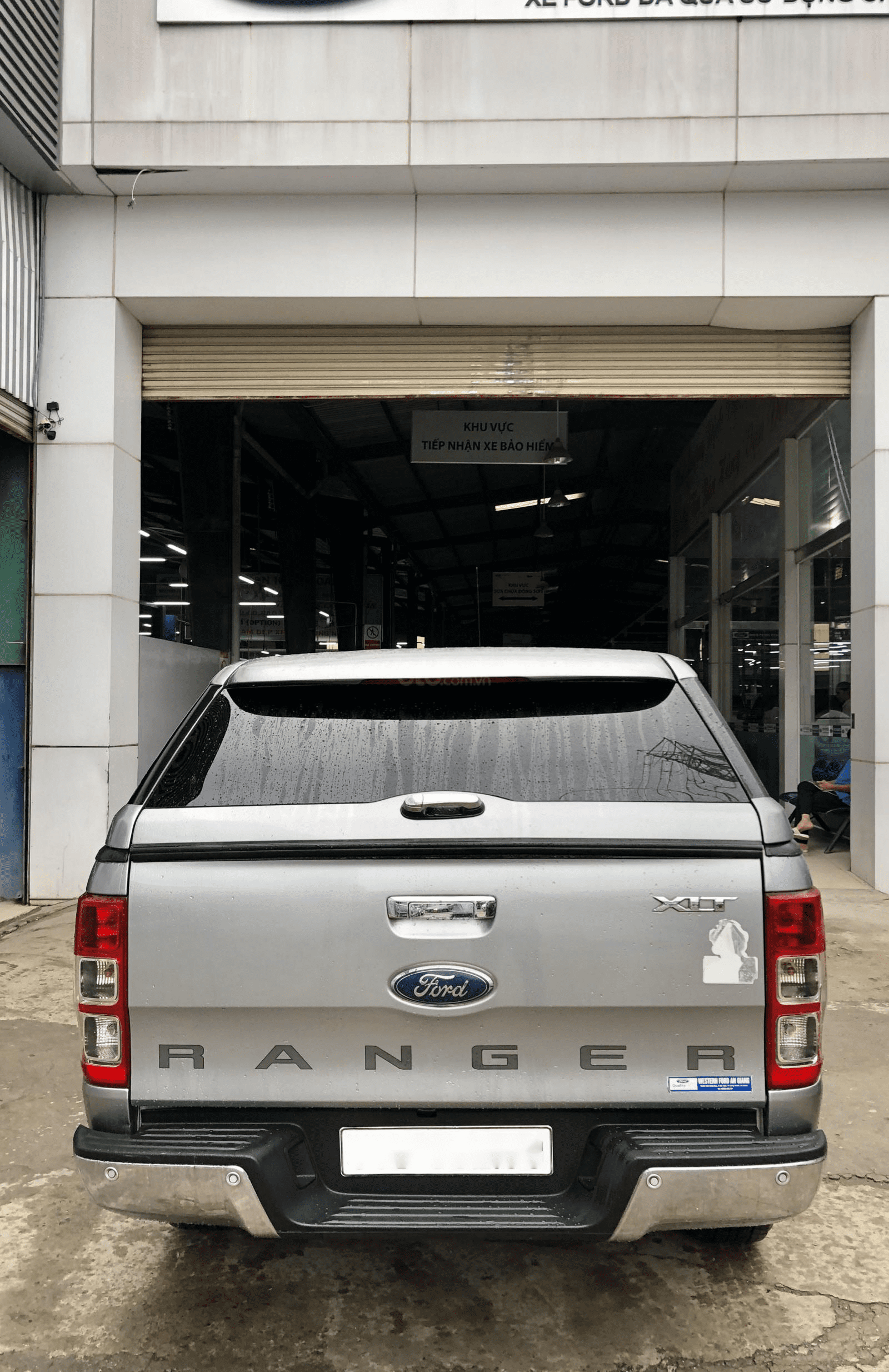 Ford Ranger 2016 - Bán Ford Ranger XLT 2.2L 4x4 MT năm sản xuất 2016, màu bạc, xe nhập, 599 triệu