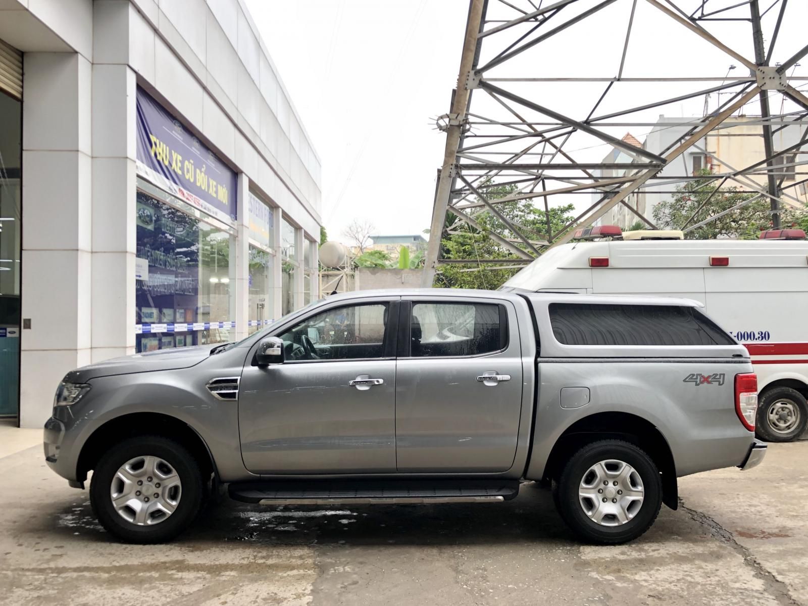 Ford Ranger 2016 - Bán Ford Ranger XLT 2.2L 4x4 MT năm sản xuất 2016, màu bạc, xe nhập, 599 triệu