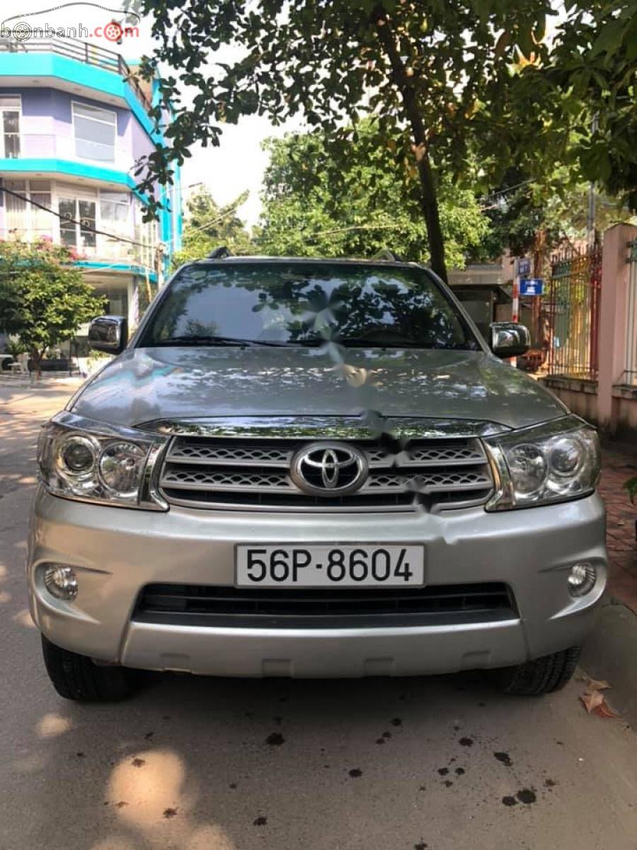 Toyota Fortuner V 2010 - Cần bán lại xe Toyota Fortuner V sản xuất năm 2010, giá 464tr