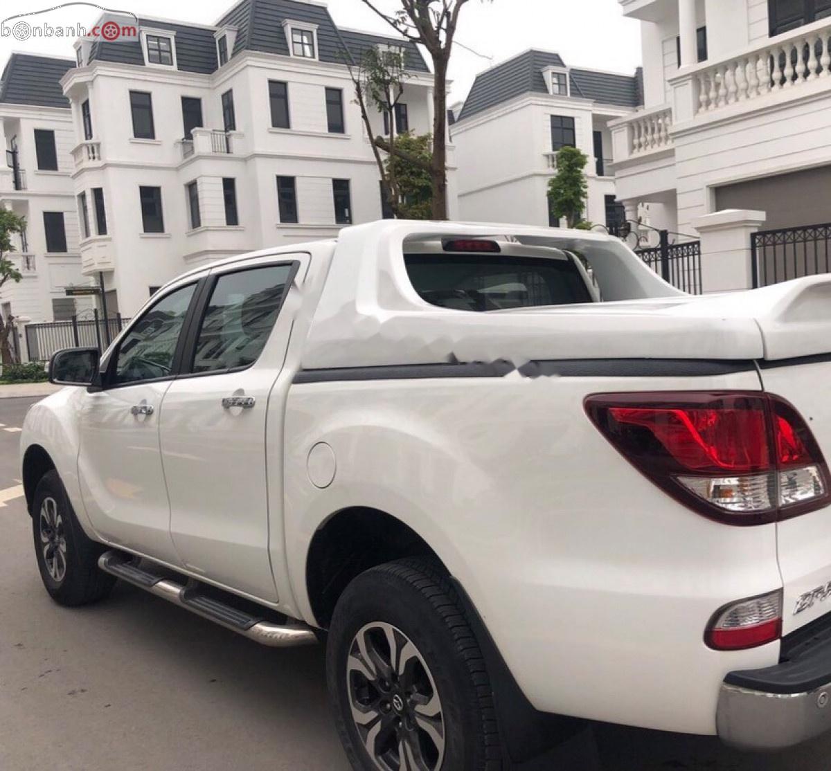 Mazda BT 50 2.2L 4x2 AT 2017 - Cần bán Mazda BT 50 2.2 đời 2017, màu trắng, nhập khẩu chính chủ, giá 535tr