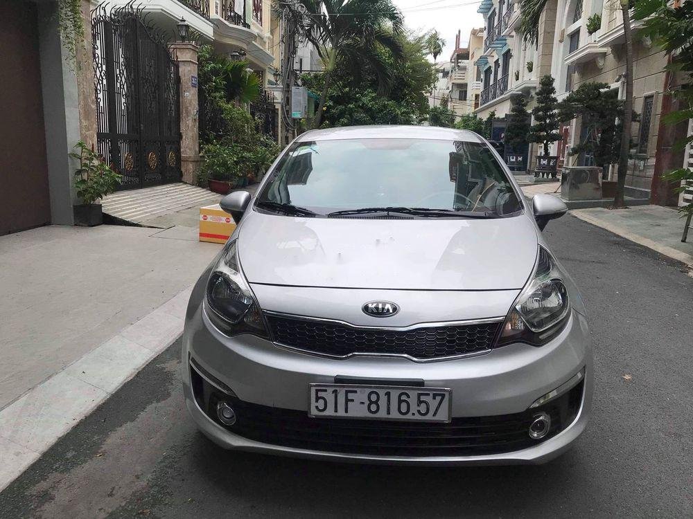 Kia Rio 2016 - Cần bán gấp Kia Rio năm sản xuất 2016, màu bạc, xe nhập chính hãng