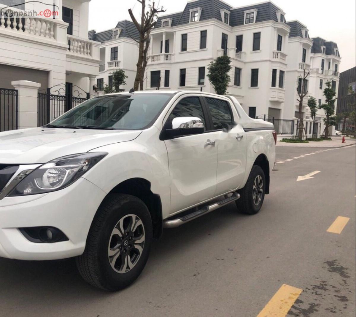 Mazda BT 50 2.2L 4x2 AT 2017 - Cần bán Mazda BT 50 2.2 đời 2017, màu trắng, nhập khẩu chính chủ, giá 535tr