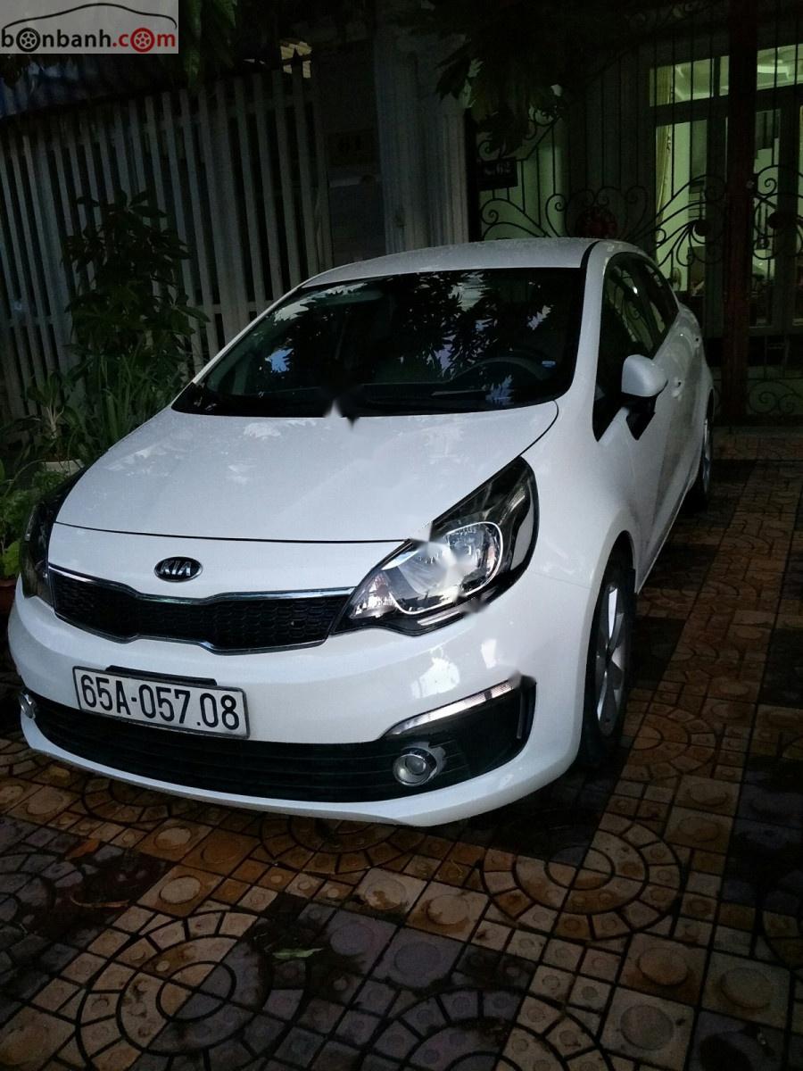 Kia Rio 1.4 AT 2015 - Cần bán xe Kia Rio 1.4 AT 2015, màu trắng, nhập khẩu nguyên chiếc, giá 460tr