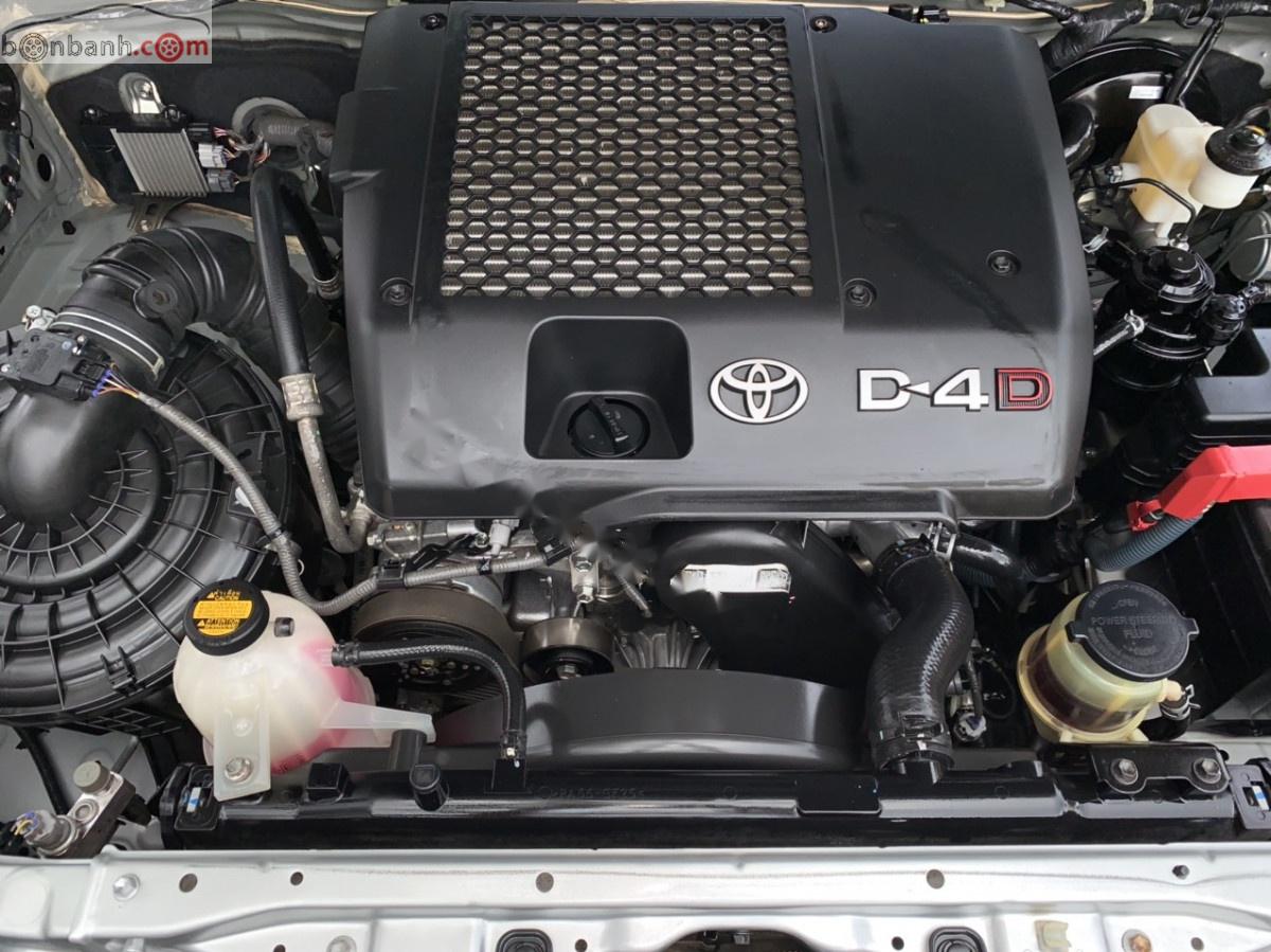 Toyota Fortuner 2.5G 2013 - Cần bán lại xe Toyota Fortuner 2.5G sản xuất năm 2013, màu bạc  