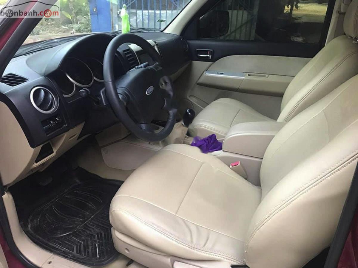 Ford Everest 2008 - Bán xe Ford Everest MT đời 2008, màu đỏ, máy dầu