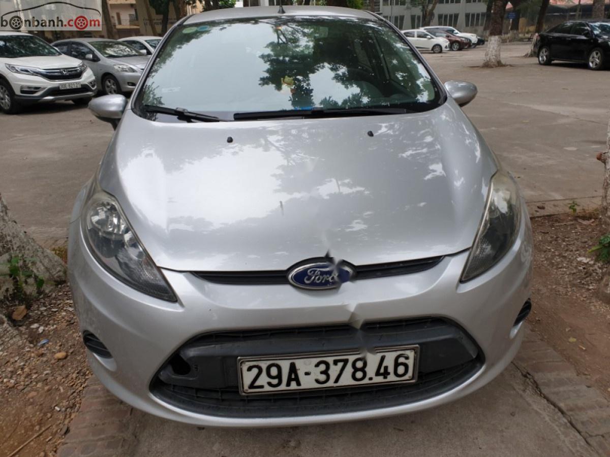 Ford Fiesta 1.4 MT 2011 - Bán xe Ford Fiesta 1.4 MT đời 2011, màu bạc, 255 triệu