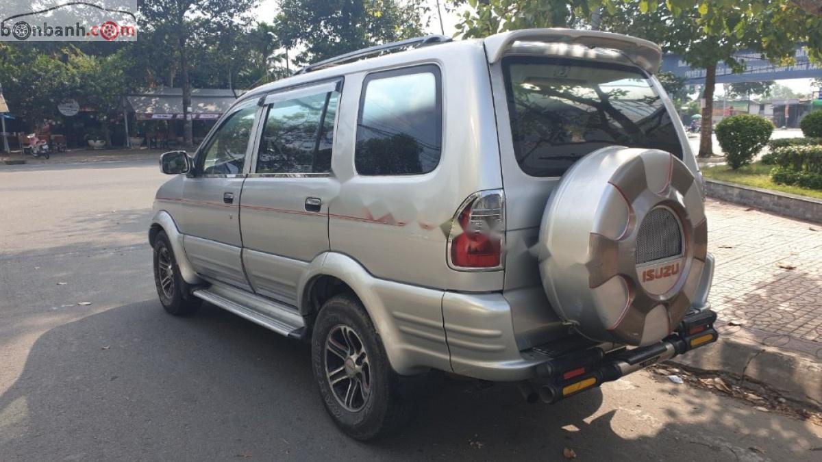 Isuzu Hi lander 2009 - Cần bán Isuzu Hi lander 2.5 MT sản xuất 2009, màu bạc, xe gia đình