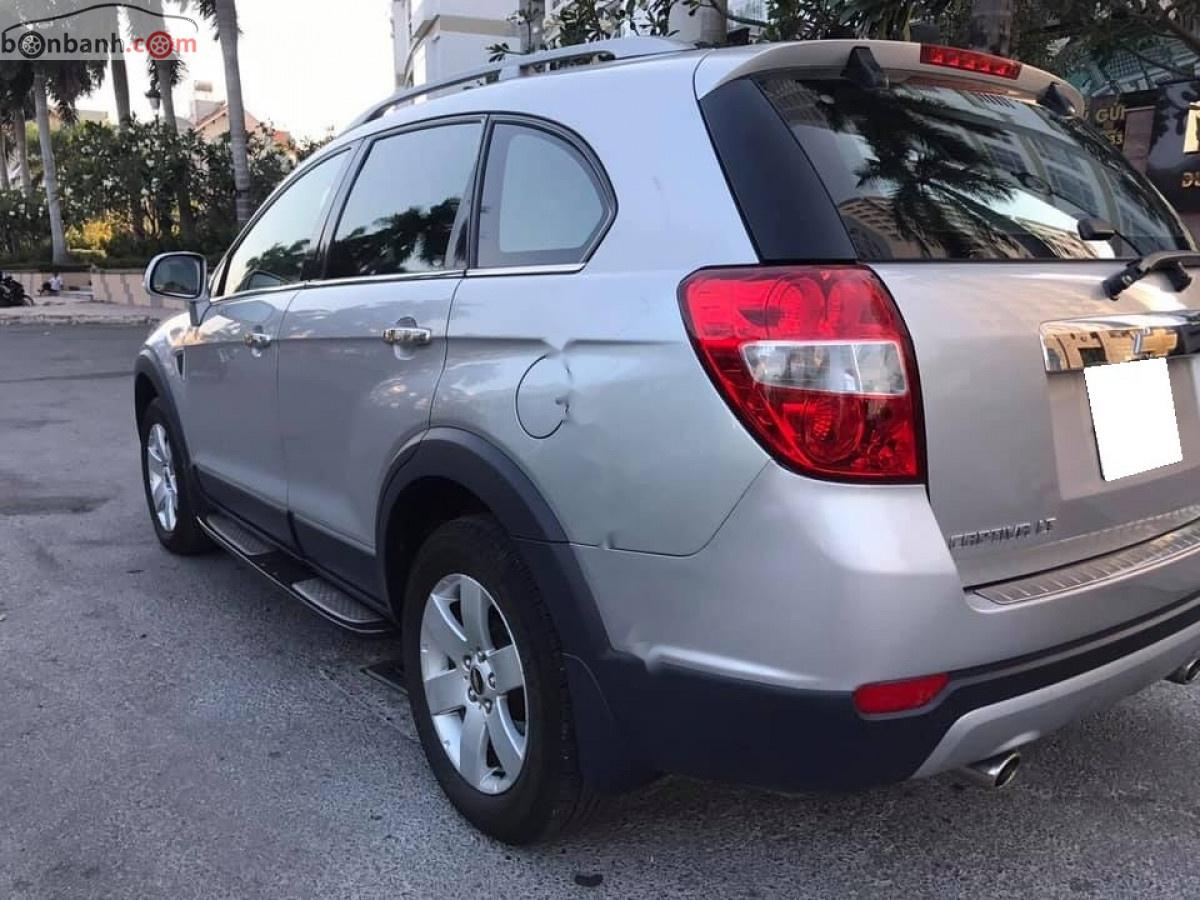 Chevrolet Captiva LT 2.4 MT 2009 - Bán Chevrolet Captiva LT đời 2009, màu bạc số sàn