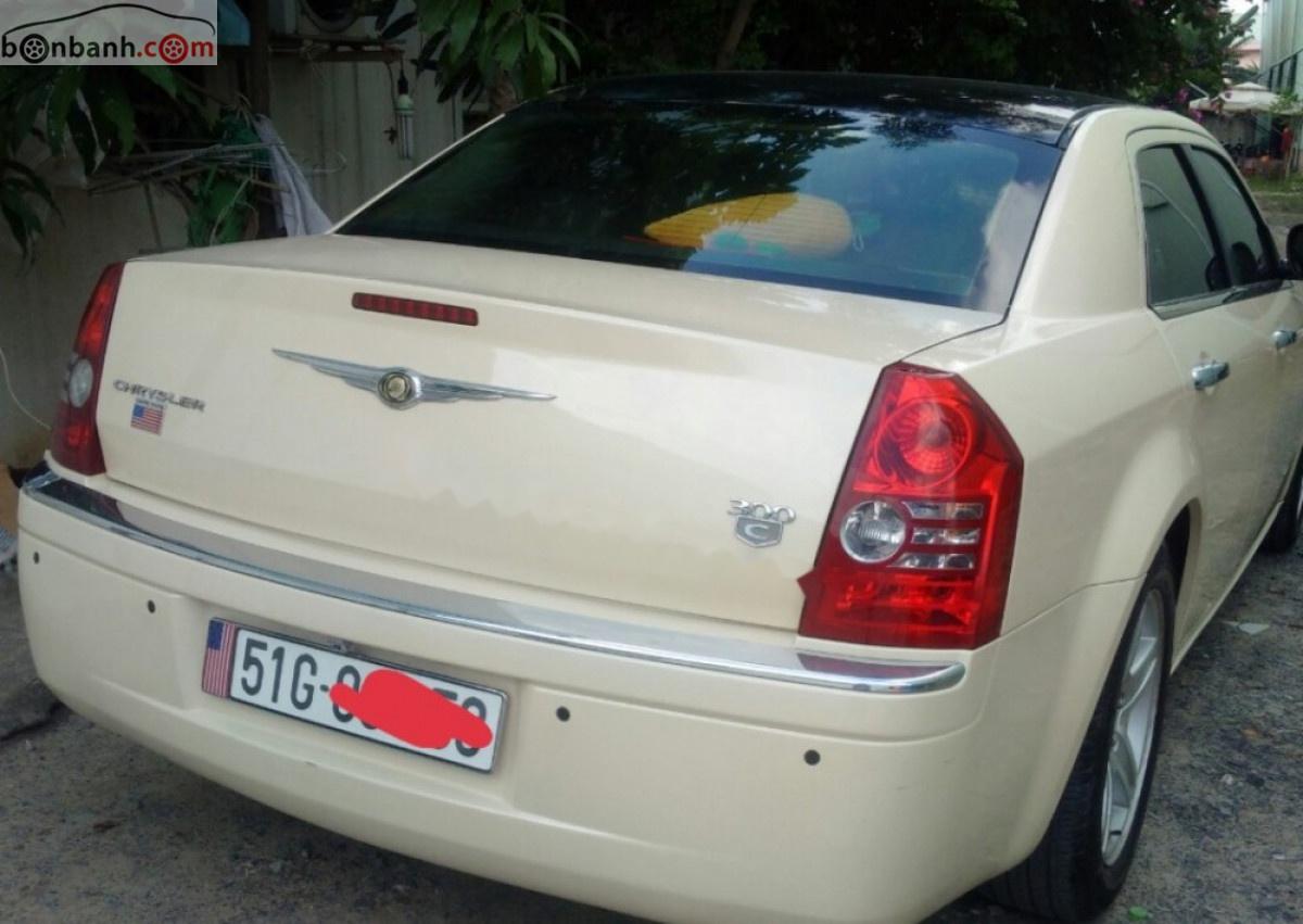 Chrysler 300C 2009 - Bán ô tô Chrysler 300C đời 2009, màu kem (be), nhập khẩu nguyên chiếc giá cạnh tranh