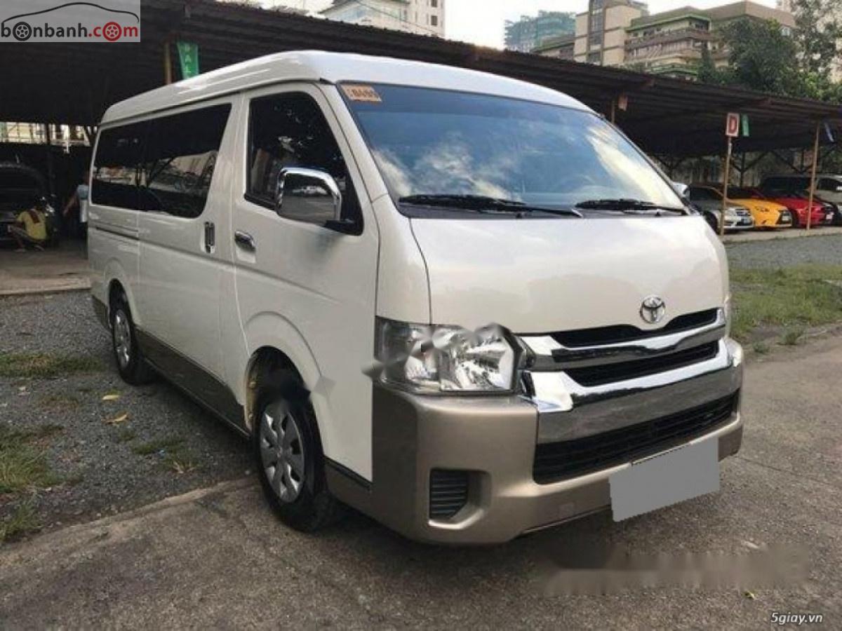 Toyota Hiace MT 2017 - Bán Toyota Hiace MT đời 2017, màu trắng, xe nhập số sàn