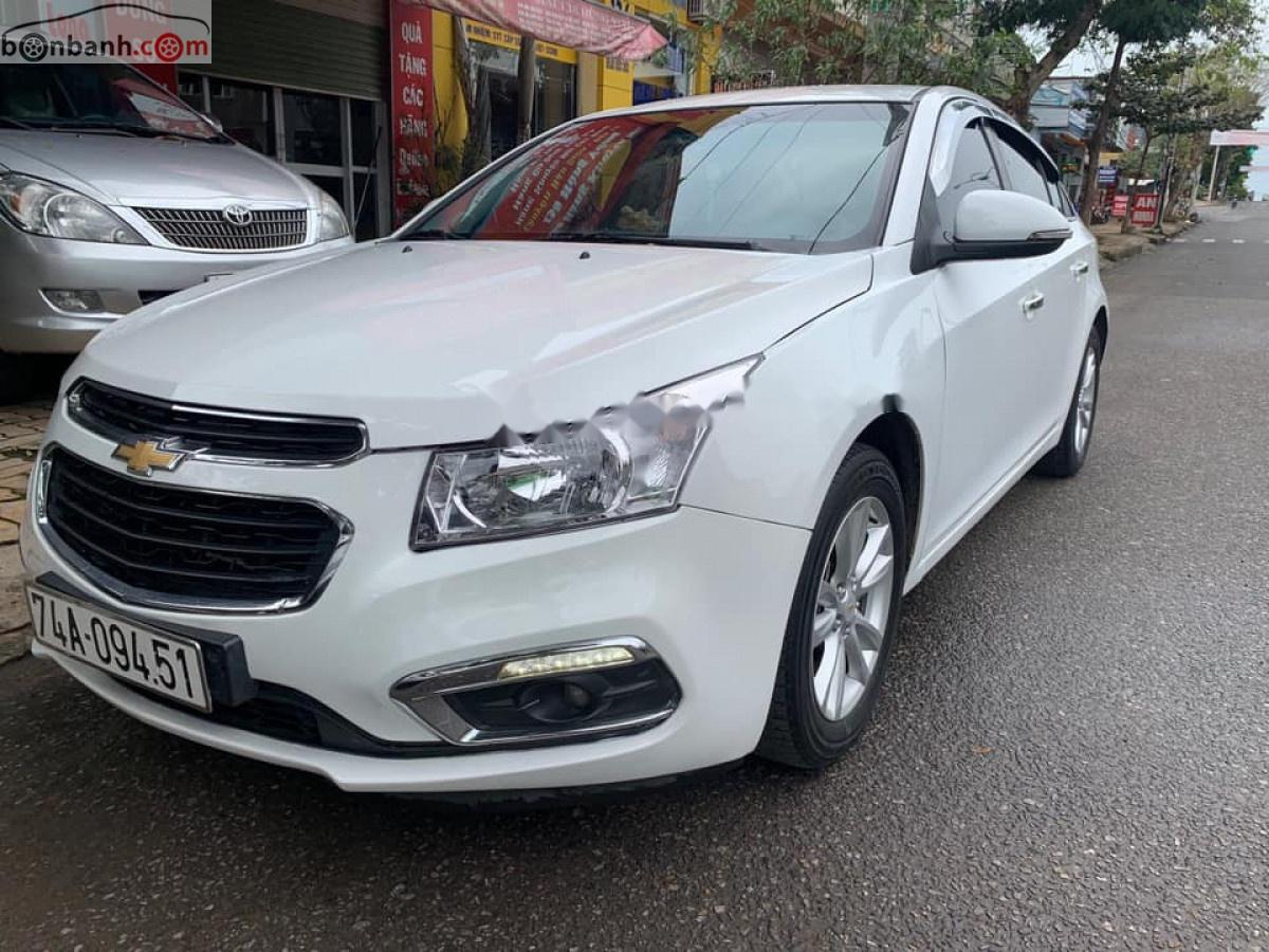 Chevrolet Cruze 2016 - Bán ô tô Chevrolet Cruze sản xuất năm 2016, màu trắng còn mới, giá 353tr