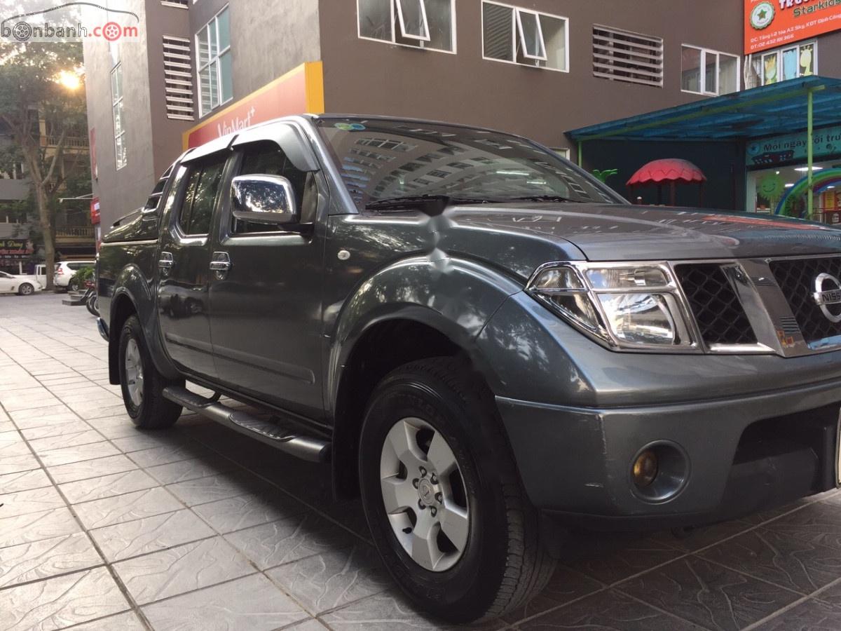 Nissan Navara LE 2.5MT 4WD 2014 - Cần bán gấp Nissan Navara LE 2.5 MT đời 2013, màu xám, xe nhập chính chủ, giá chỉ 368 triệu