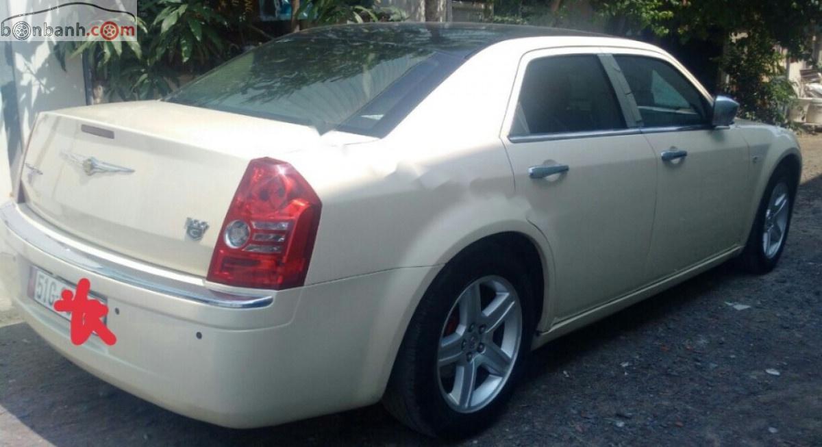 Chrysler 300C 2009 - Bán ô tô Chrysler 300C đời 2009, màu kem (be), nhập khẩu nguyên chiếc giá cạnh tranh