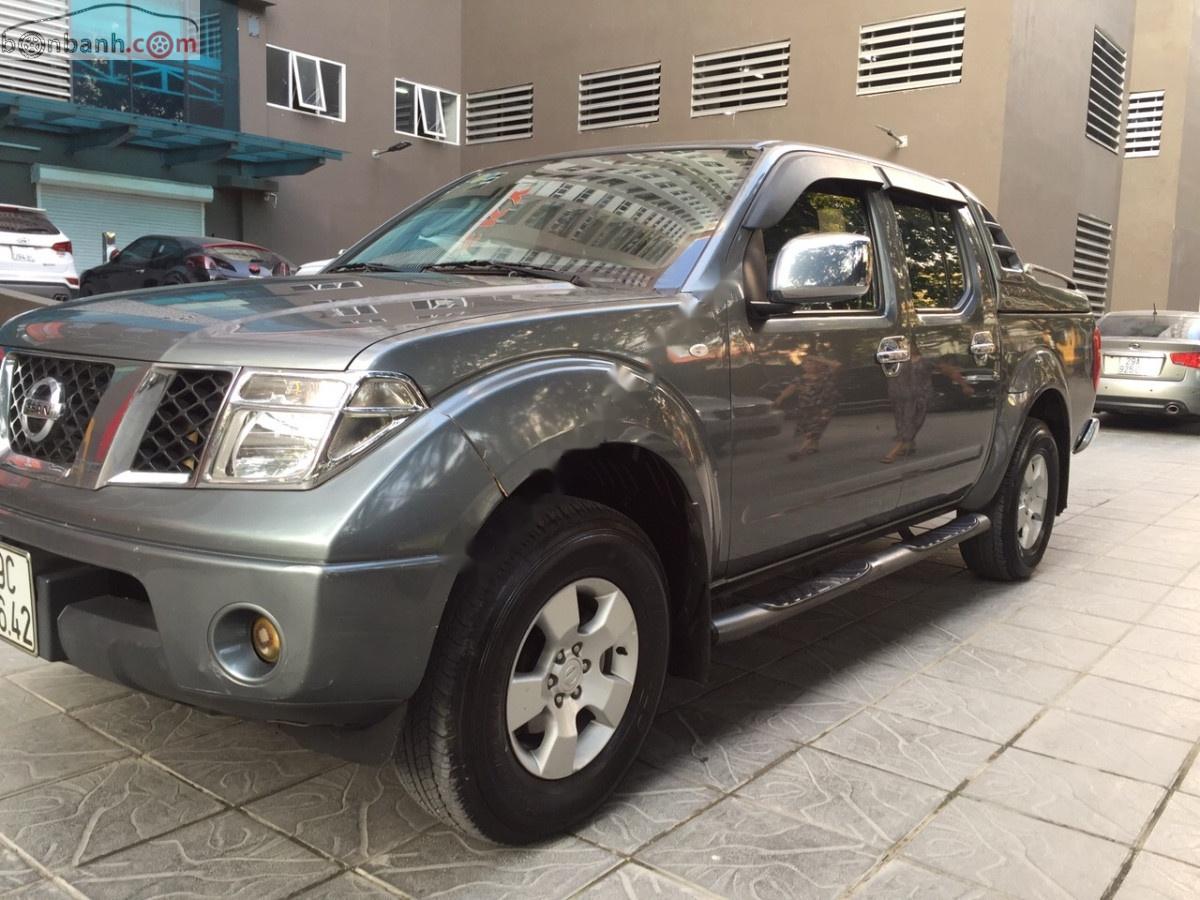 Nissan Navara LE 2.5MT 4WD 2014 - Cần bán gấp Nissan Navara LE 2.5 MT đời 2013, màu xám, xe nhập chính chủ, giá chỉ 368 triệu