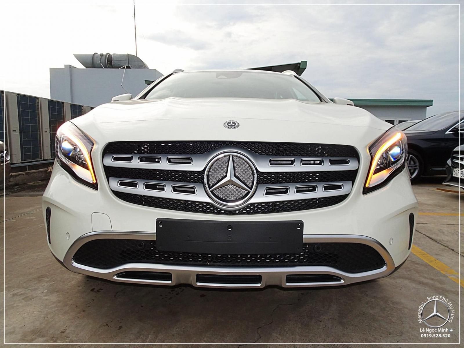 Mercedes-Benz GLA-Class   200 2019 - Ưu đãi sốc cuối năm chiếc xe Mercedes GLA 200, đời 2019, màu trắng - Săn xe - Giao nhanh