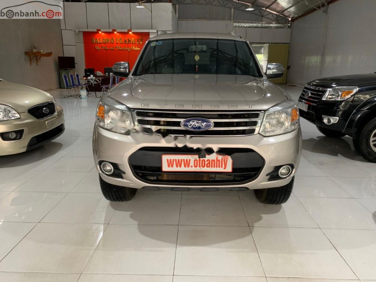 Ford Everest   2015 - Bán Ford Everest 2.5L 4x2 MT 2015, số sàn, giá tốt