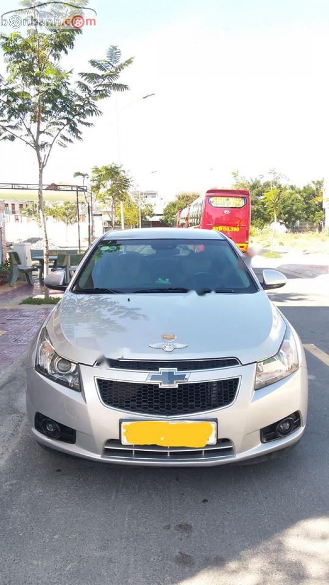 Chevrolet Cruze LS 1.6 MT 2010 - Bán ô tô Chevrolet Cruze LS 1.6 MT năm 2010, màu bạc  