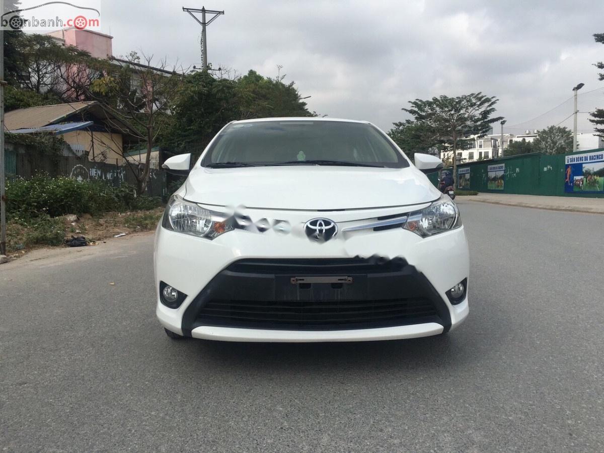 Toyota Vios 2016 - Bán xe Toyota Vios E MT đời 2016, màu trắng số sàn giá cạnh tranh