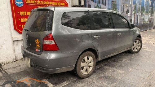 Nissan Grand livina 2011 - Cần bán gấp Nissan Grand livina năm 2011 chính chủ