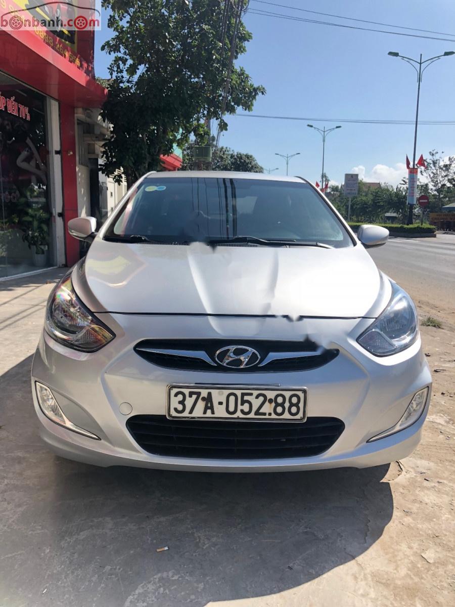 Hyundai Accent 2011 - Bán ô tô Hyundai Accent sản xuất 2011, màu bạc, nhập khẩu nguyên chiếc, giá 360tr